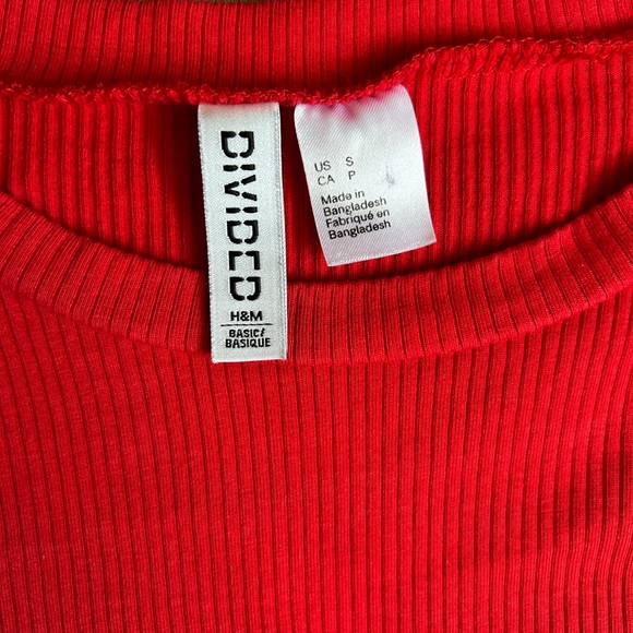 H&M Divided Red Ribbed Crop Top - Picture 3 of 3